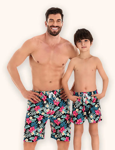 Traje de baño a juego con familia de flores