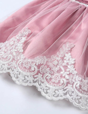 Tüll-Spitzenkleid mit Schleife