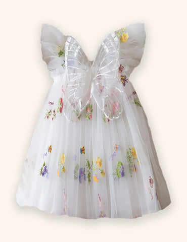 Besticktes Kleid mit Blumen und Schmetterlingen