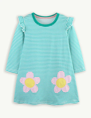 Gestreiftes Kleid mit Blumenapplikation