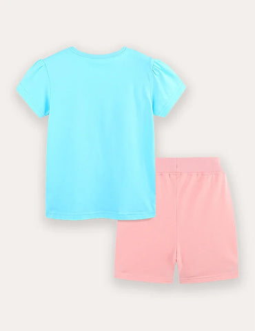 Conjunto de camiseta de manga corta y pantalones cortos con estampado de mariposas