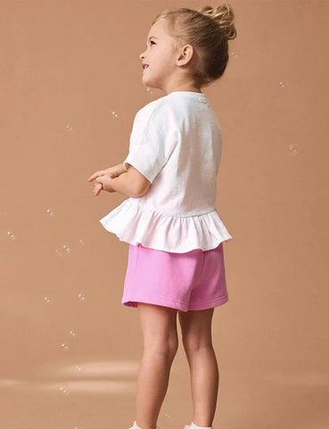 Conjunto de camiseta con lentejuelas y arcoíris