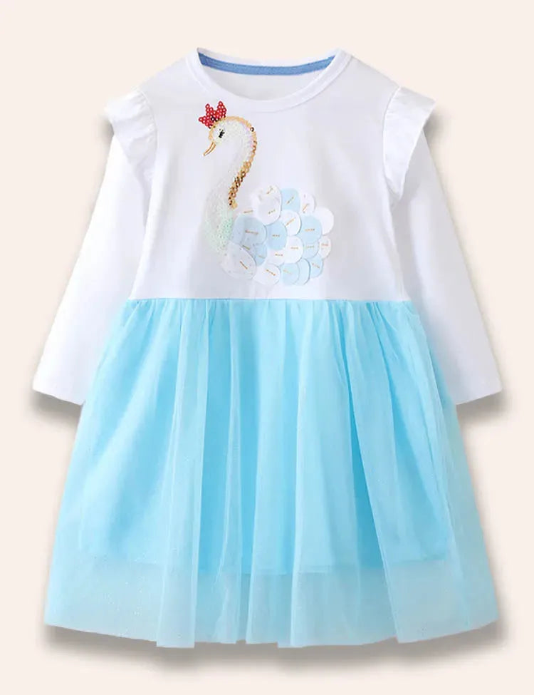 Abito in tulle con paillettes e cigno