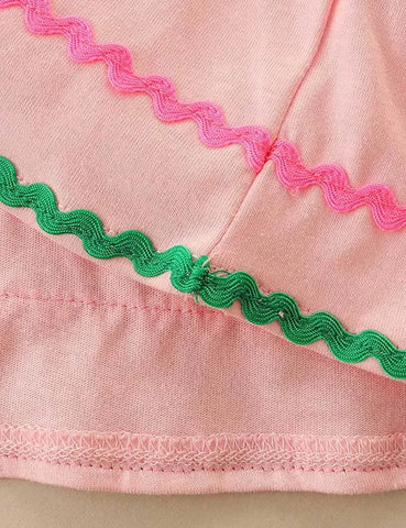 Kleid mit Blumenstickerei