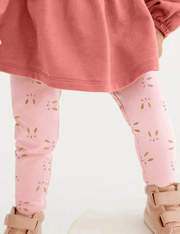 Conjunto de vestido estilo sudadera con bordado de conejo