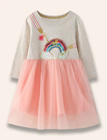 Abito in tulle ricamato con borsa a tracolla arcobaleno