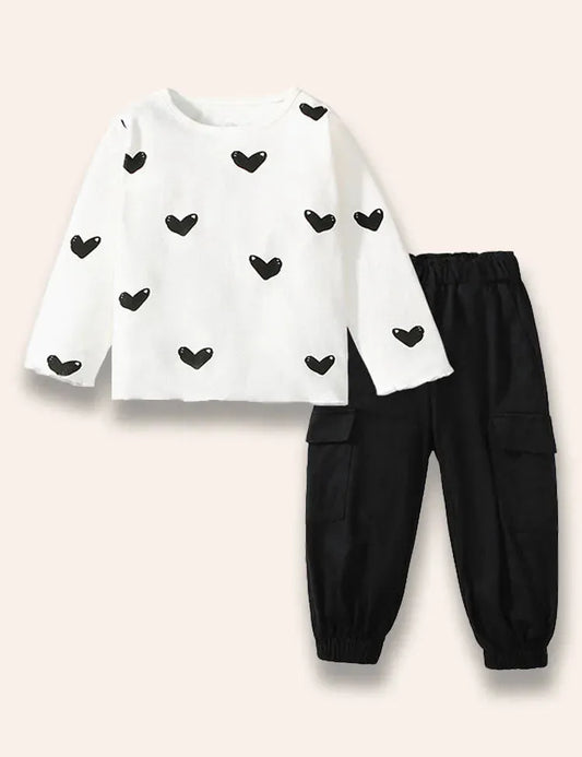 Conjunto de camiseta de manga larga con estampado de corazones