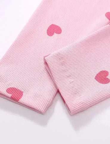 Conjunto de sudadera con estampado de corazones