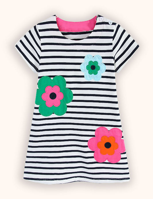 Lindo vestido con apliques de flores