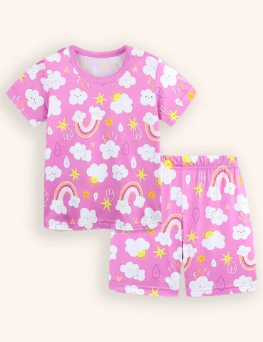 Kurzärmeliges Pyjama-Set mit Regenbogen-Wolken-Print