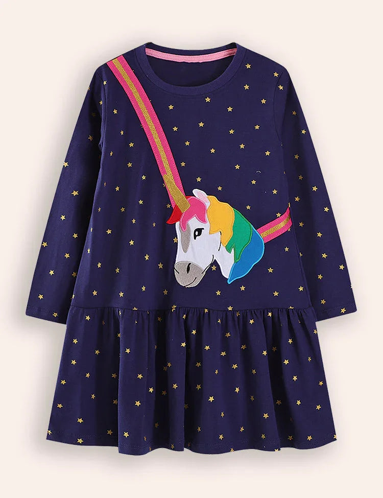 Vestido de manga larga con apliques de unicornio y estrellas