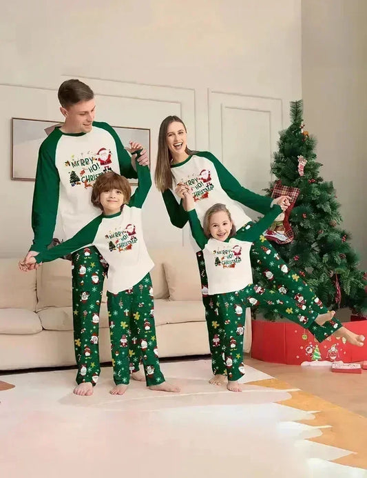 Bijpassende familiepyjama met kerstprint