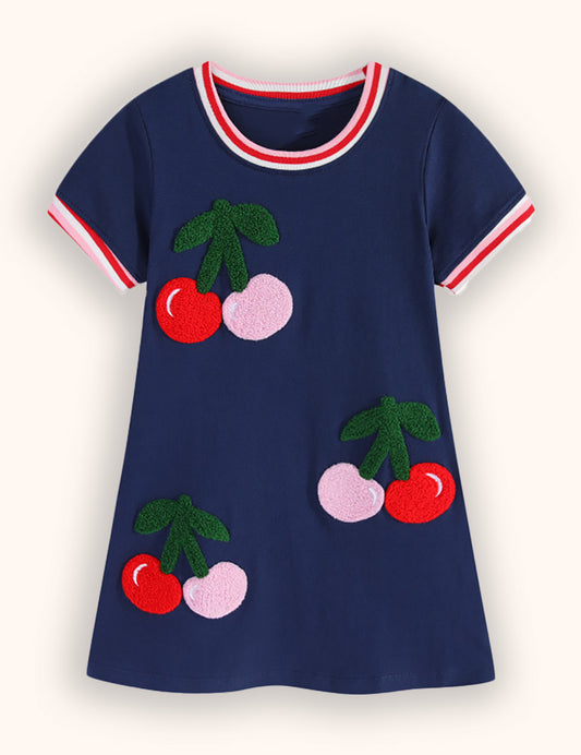 Vestido bordado de cerezas