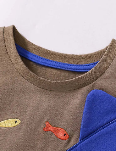 Set met T-shirt en korte broek met korte mouwen en haai-appliqué
