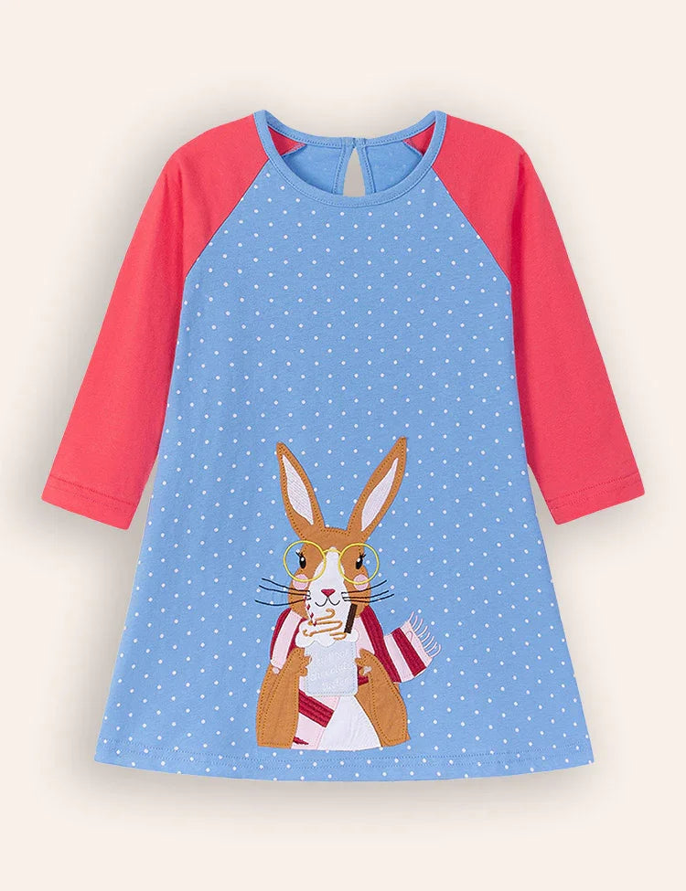 Kleid mit großer Häschen-Applikation und langen Ärmeln