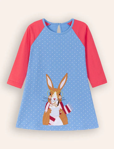 Kleid mit großer Häschen-Applikation und langen Ärmeln