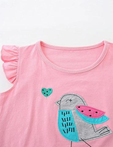 Conjunto de camiseta y pantalones cortos con aplicación de pájaros